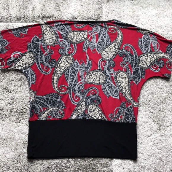 New never worn top - Picture 3 of 3